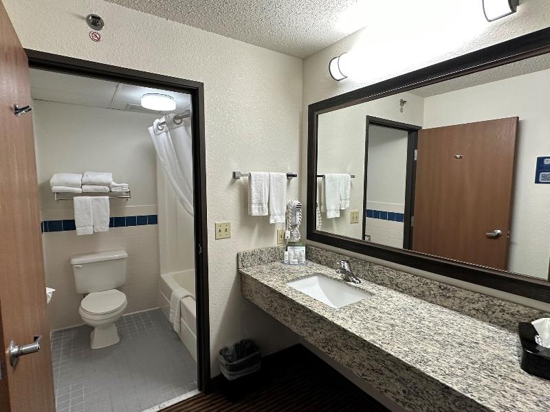 AmericInn by Wyndham Menominee image