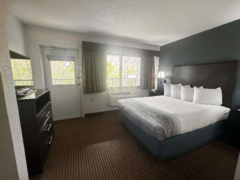 AmericInn by Wyndham Menominee image