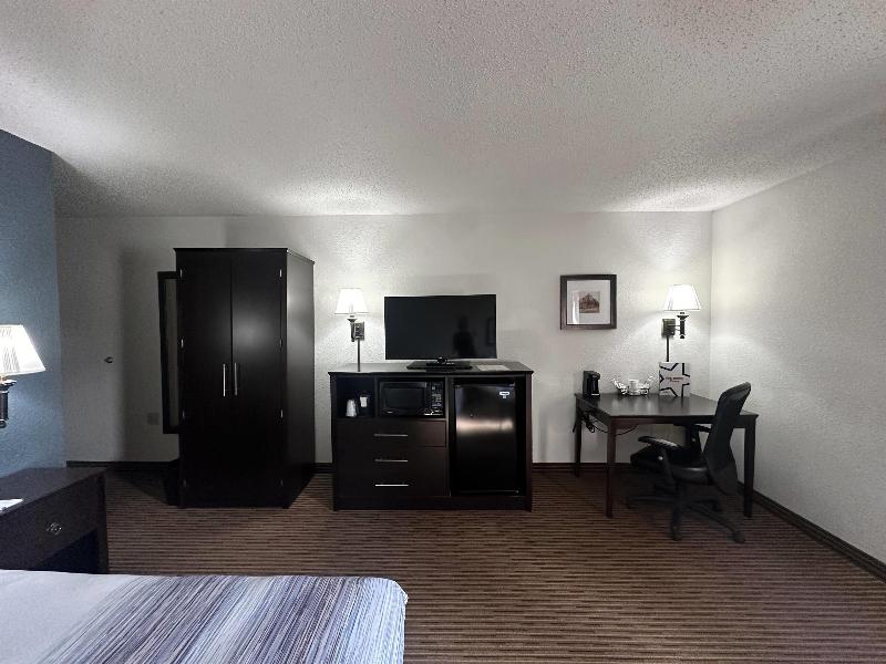 AmericInn by Wyndham Menominee image
