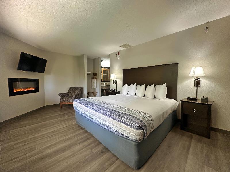 AmericInn by Wyndham Menominee image