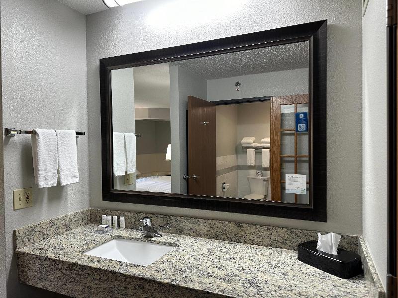 AmericInn by Wyndham Menominee image