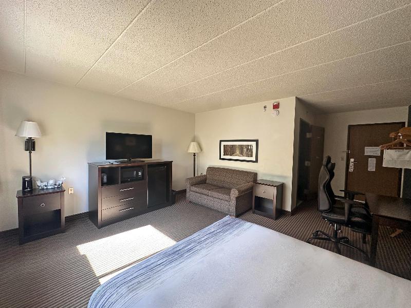 AmericInn by Wyndham Menominee image
