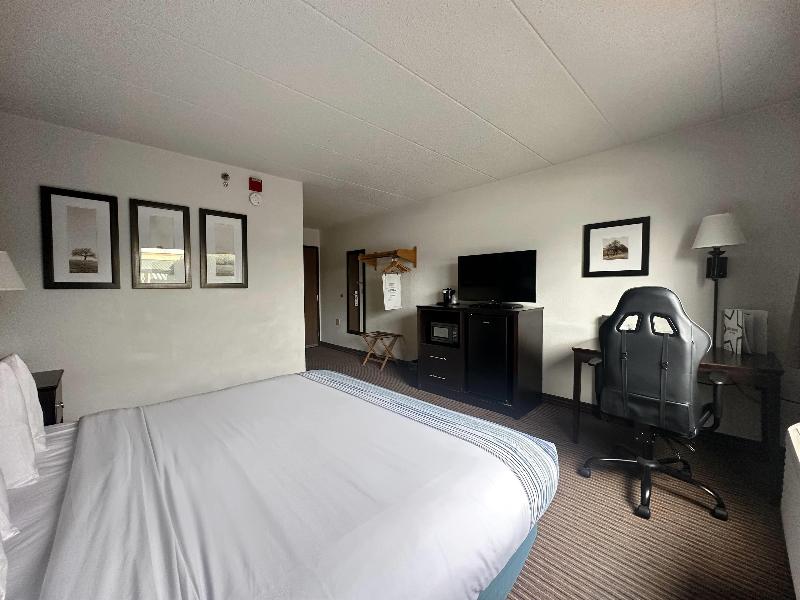 AmericInn by Wyndham Menominee image