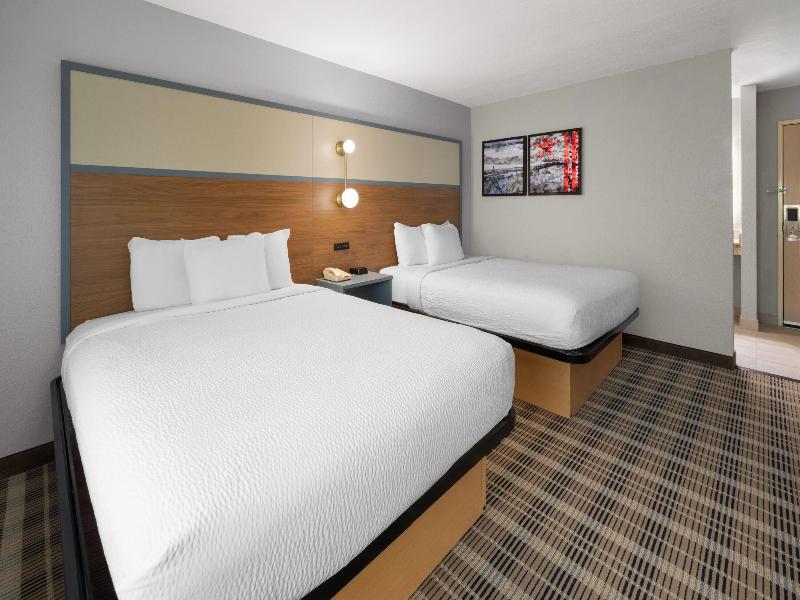 AmericInn by Wyndham Douglas/Saugatuck image
