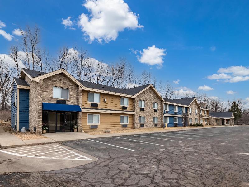 AmericInn by Wyndham White Bear Lake St. Paul — general view