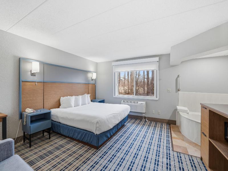 AmericInn by Wyndham White Bear Lake St. Paul image