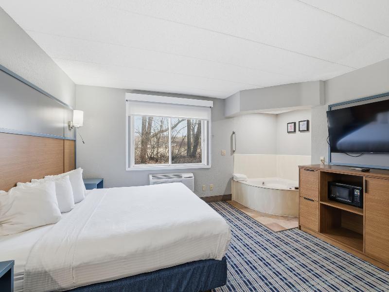 AmericInn by Wyndham White Bear Lake St. Paul image