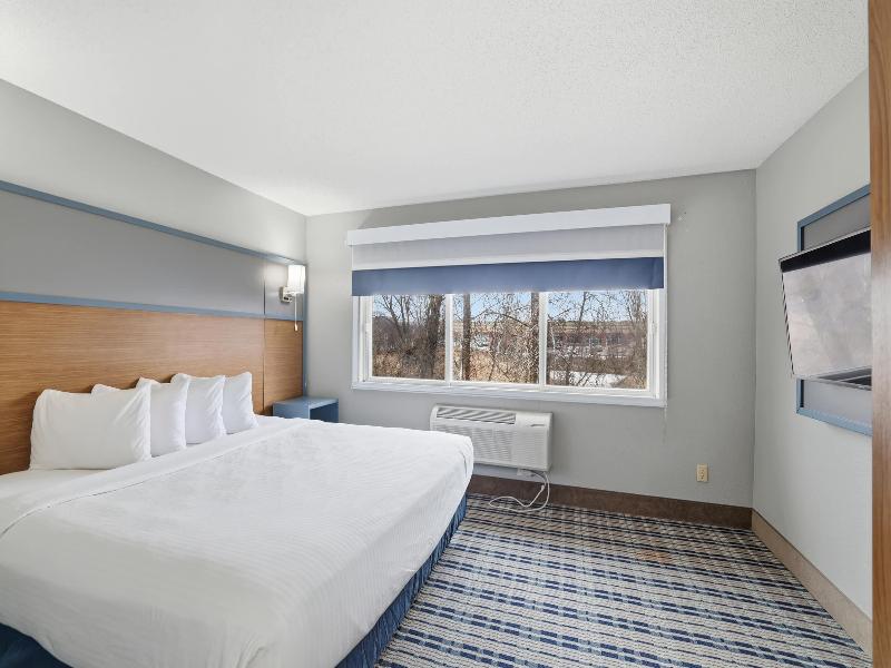 AmericInn by Wyndham White Bear Lake St. Paul image