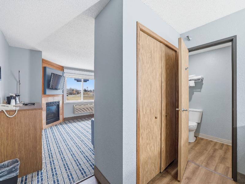 AmericInn by Wyndham White Bear Lake St. Paul image