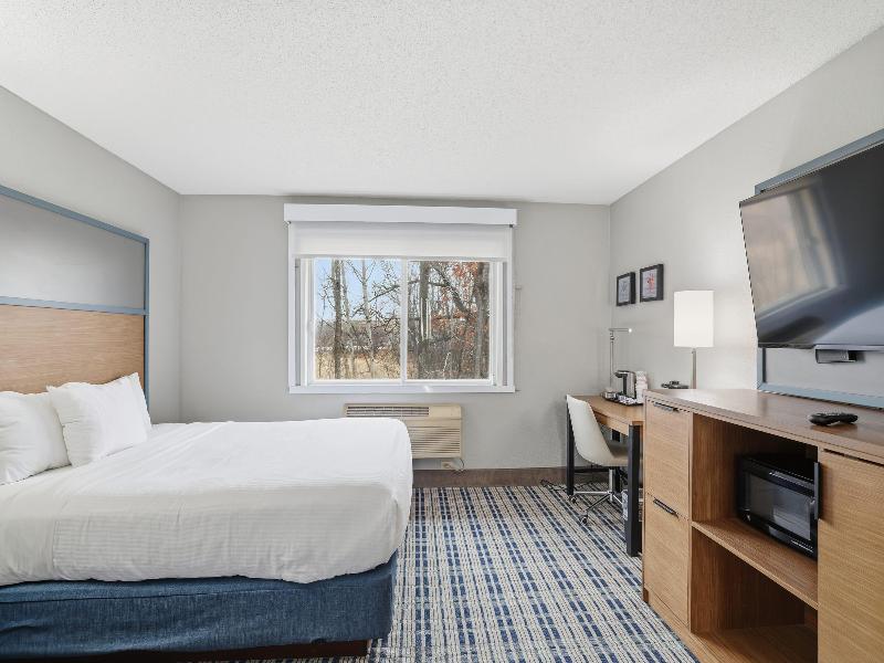 AmericInn by Wyndham White Bear Lake St. Paul image