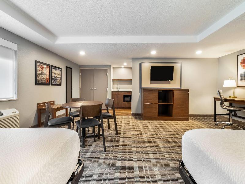 SUITE TWO QUEEN BEDS PREMIER