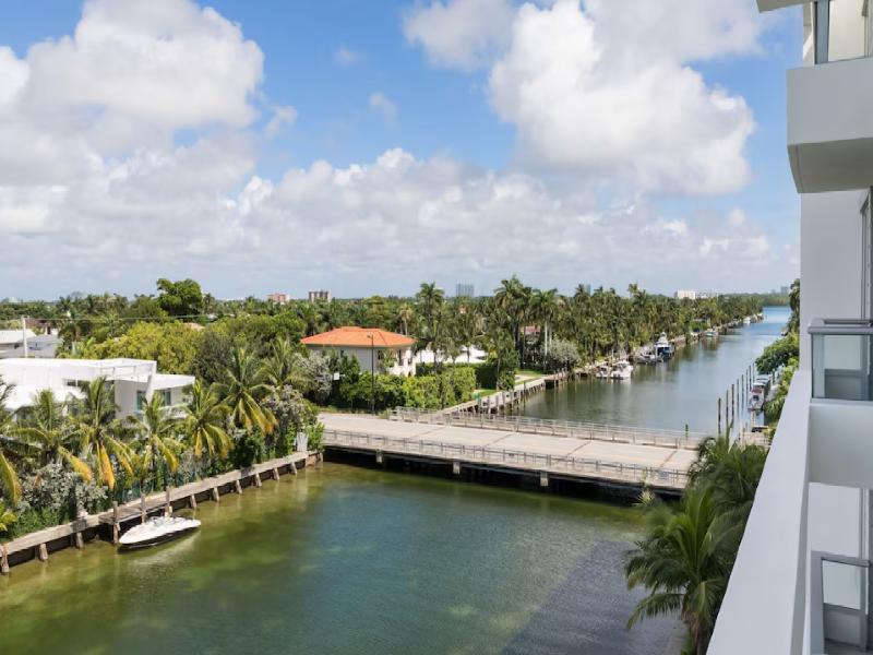 The Altair Bay Harbor Hotel image