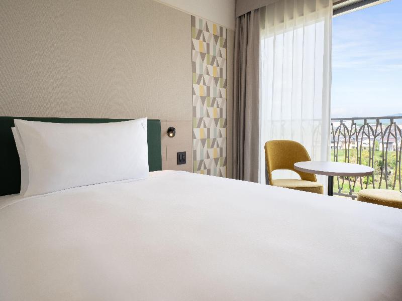 Holiday Inn Kobe Sanda by IHG image