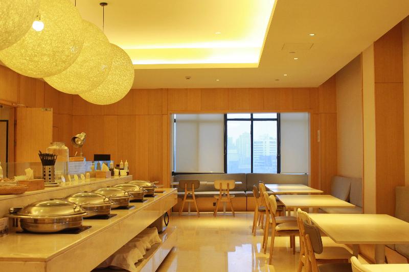 Ji Hotel (Xuzhou Suning Square)