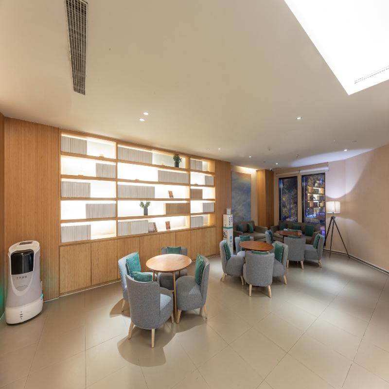 Lobby & Reception