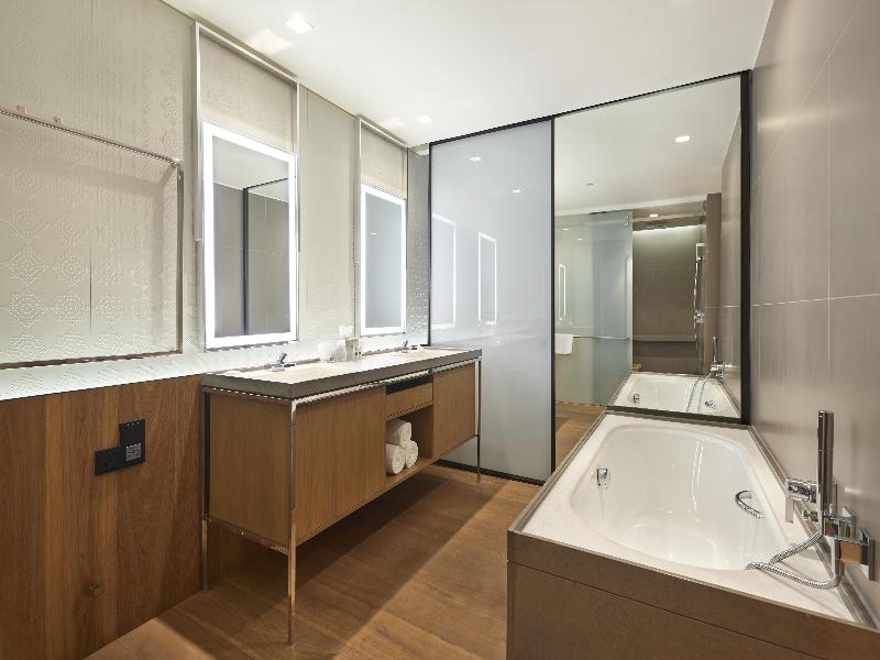 Andaz Delhi, By Hyatt image