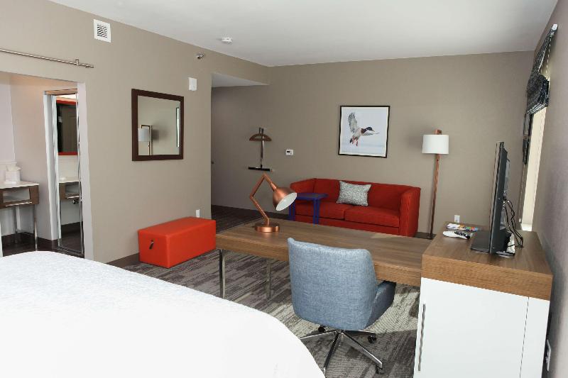 Hampton Inn And Suites Lafayette Medical Center image