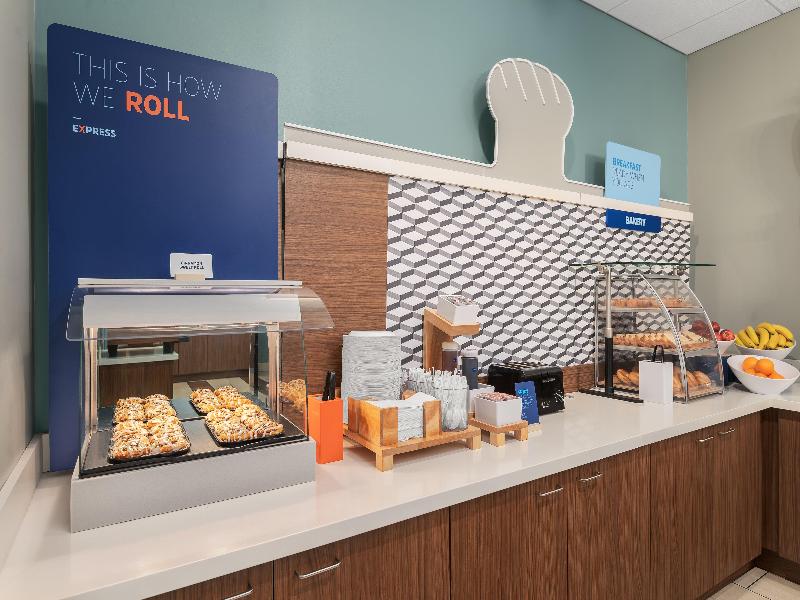 Holiday Inn Express & Suites West Melbourne image