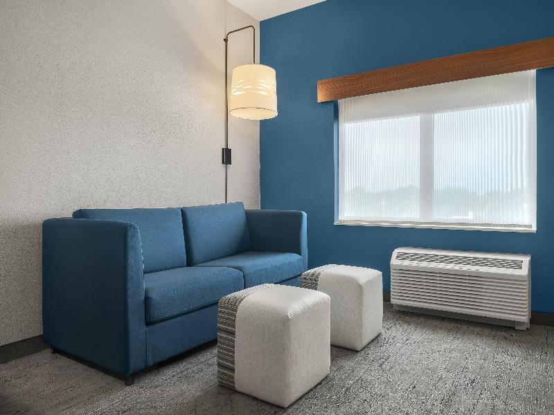 Holiday Inn Express & Suites West Melbourne image