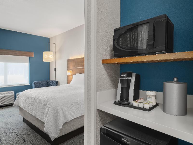 Holiday Inn Express & Suites West Melbourne image
