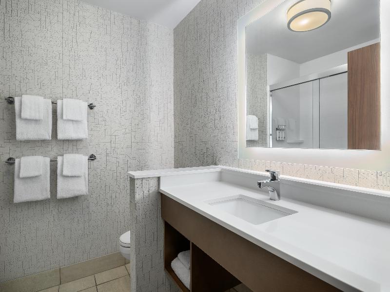 Holiday Inn Express & Suites West Melbourne image