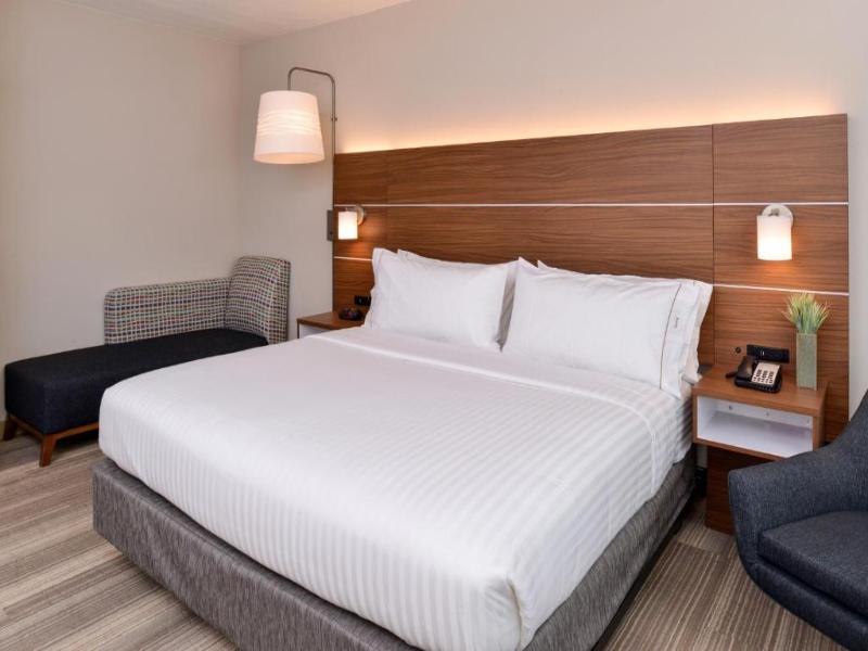 Holiday Inn Express & Suites West Melbourne image