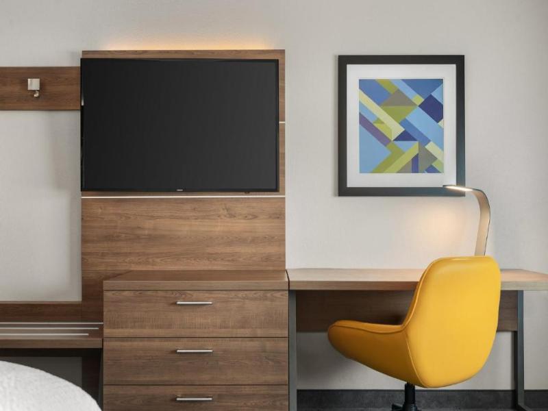 Holiday Inn Express & Suites West Melbourne image