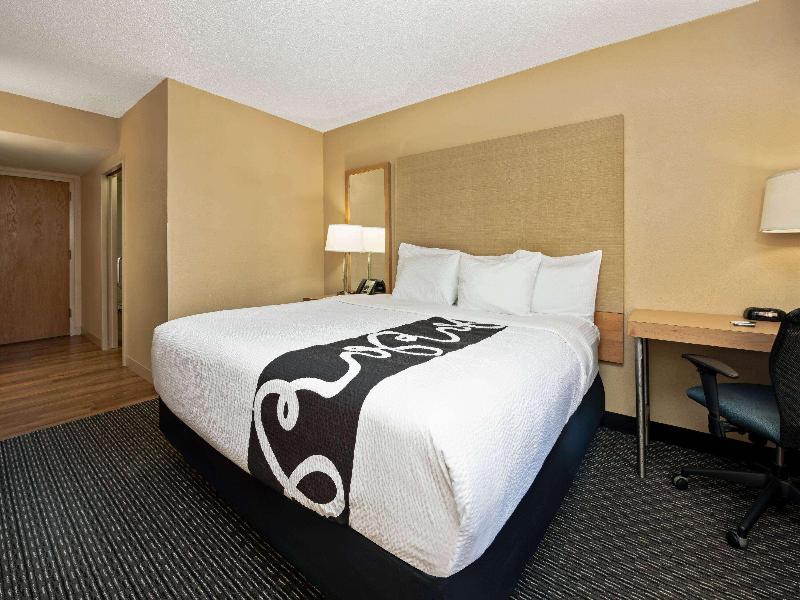 La Quinta Inn & Suites West Palm Beach Airport image