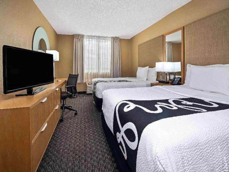 La Quinta Inn & Suites West Palm Beach Airport image