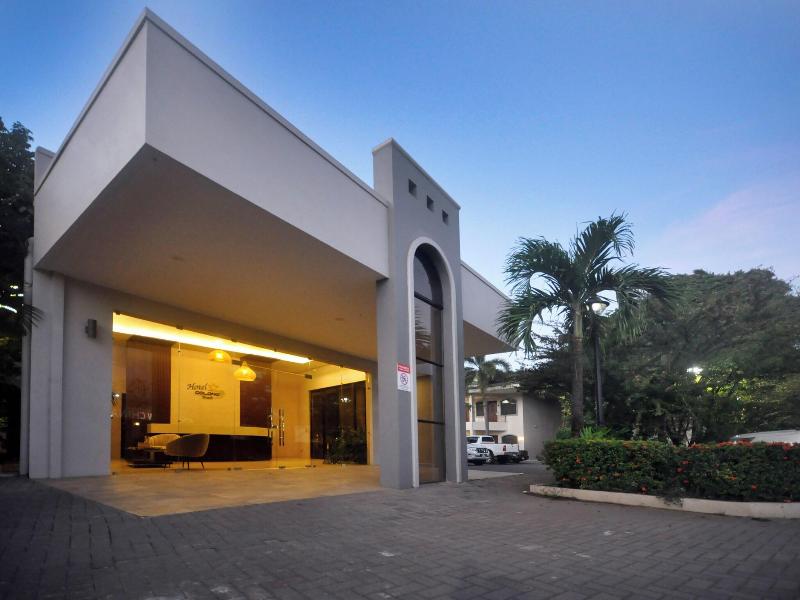 Hotel Colono Beach