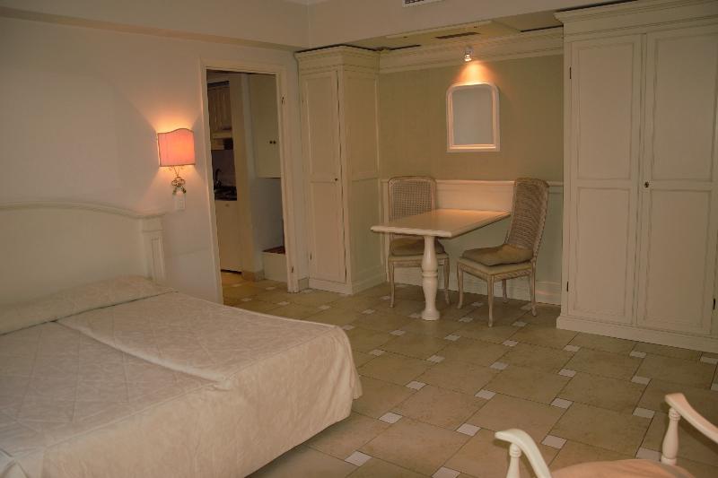 Résidence Carlton image