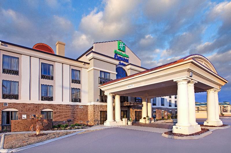 Holiday Inn Express & Suites Covington