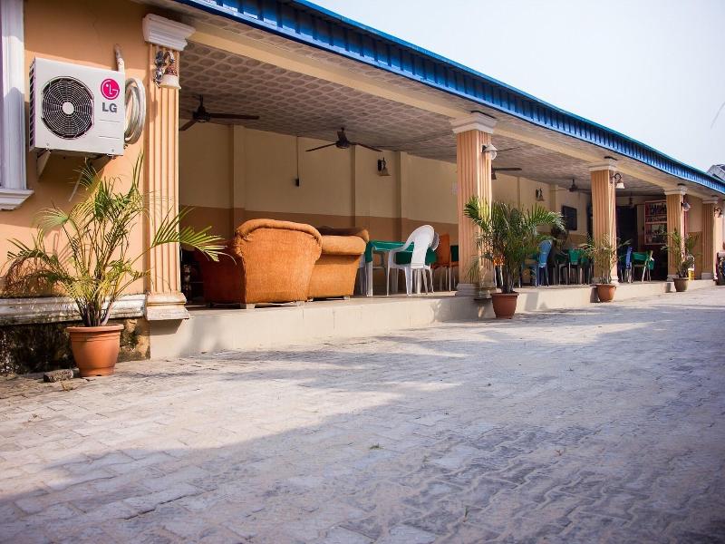 Castle City Resort & Suites Annex image