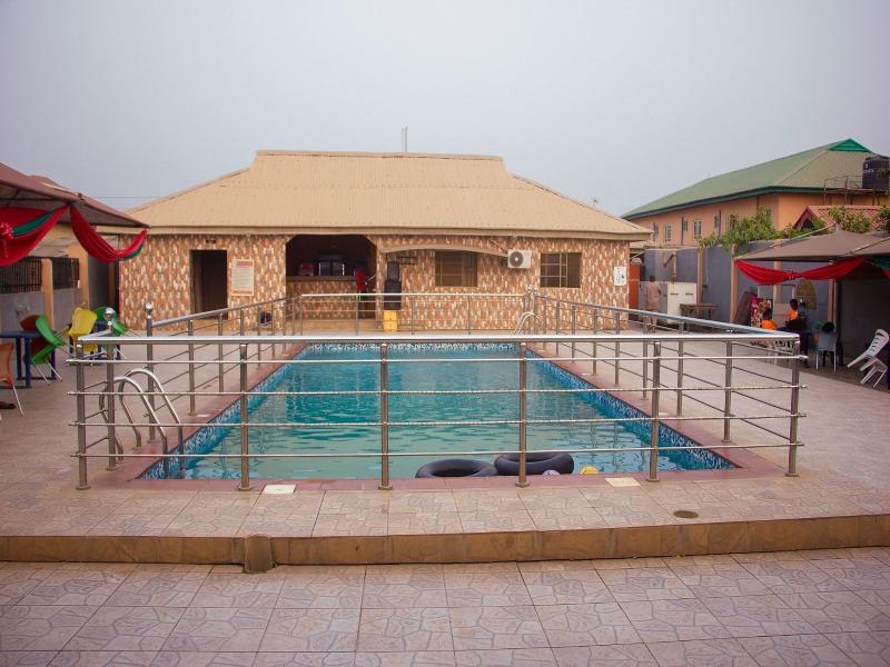 Duckland Hotel image
