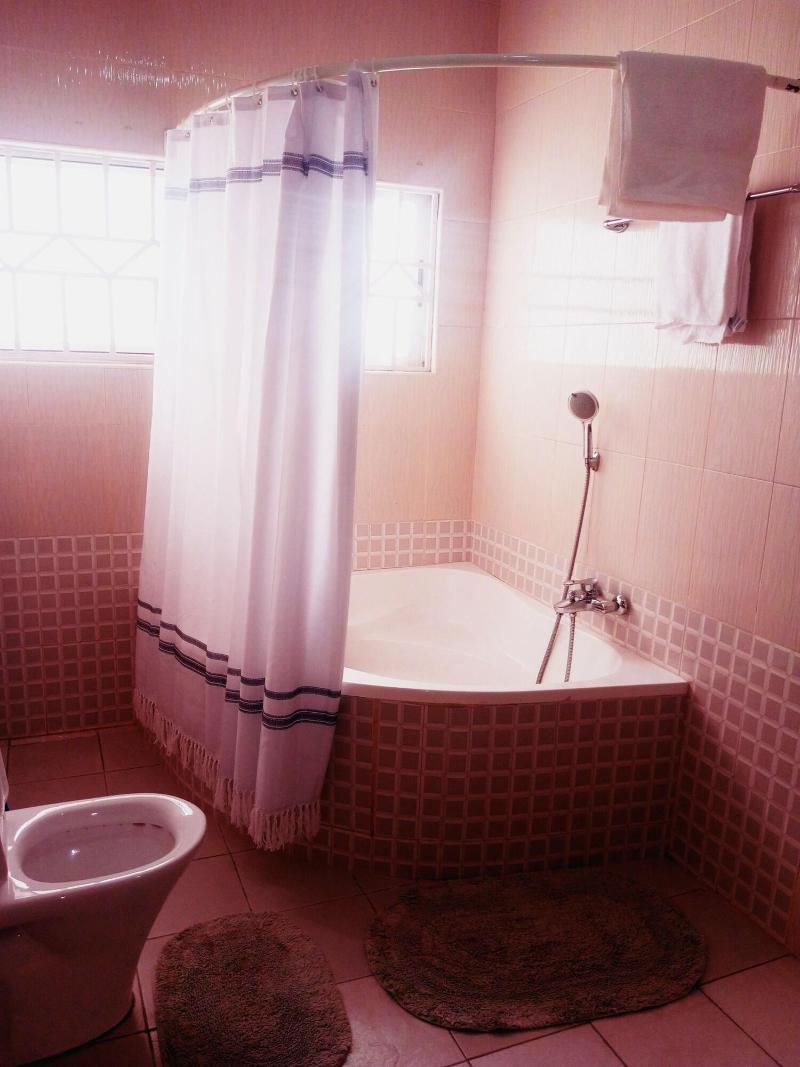 Malbert Inn Guesthouse image