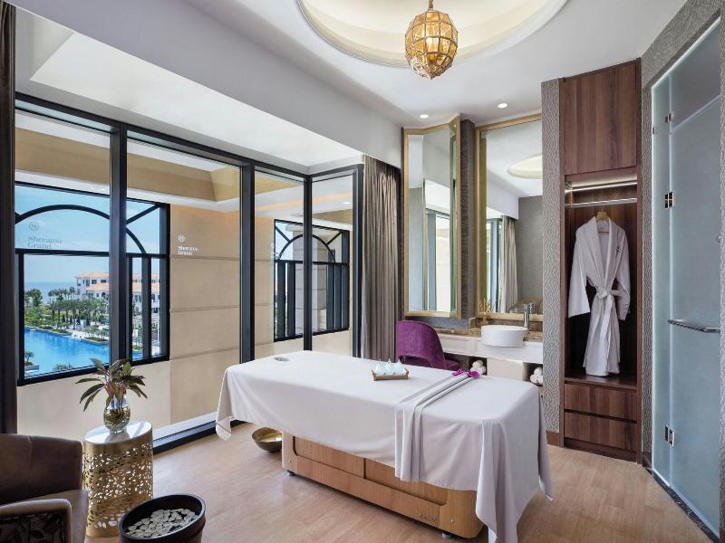 Sheraton Grand Danang Resort image