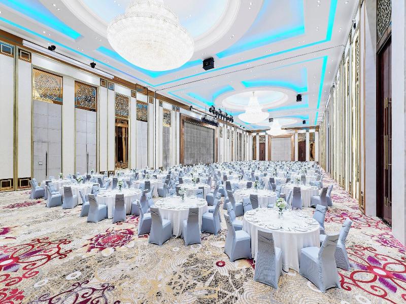 Sheraton Grand Danang Resort image