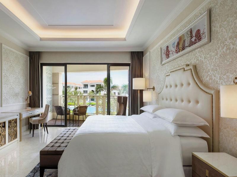 Sheraton Grand Danang Resort image