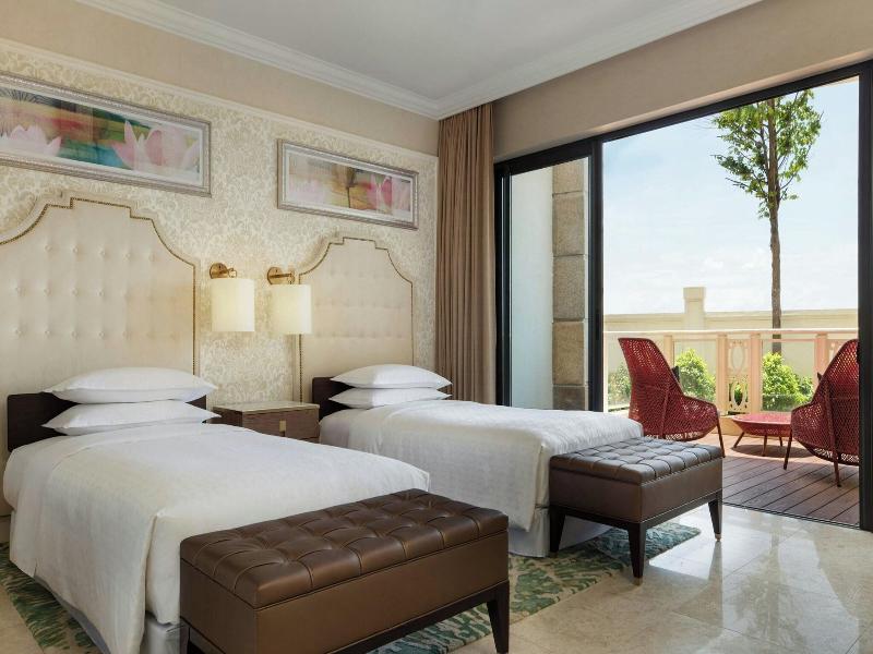 Sheraton Grand Danang Resort image