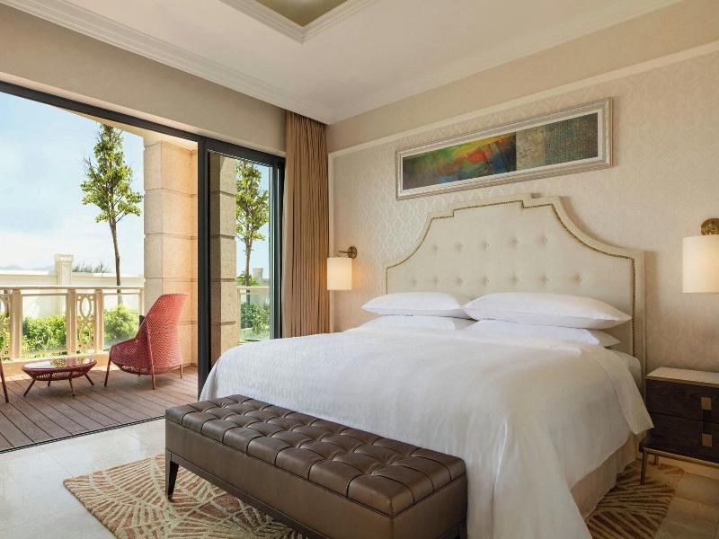 Sheraton Grand Danang Resort image
