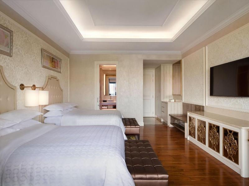 Sheraton Grand Danang Resort image
