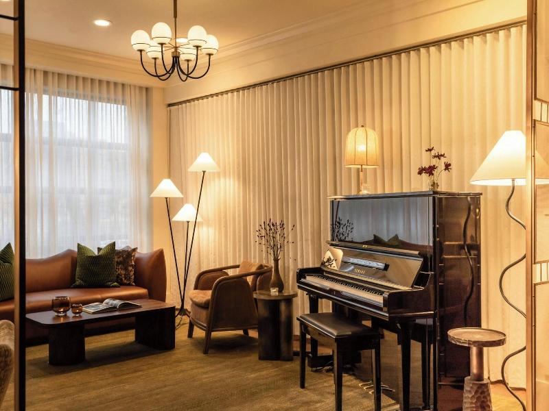 Hutton Hotel, Nashville, A Tribute Portfolio