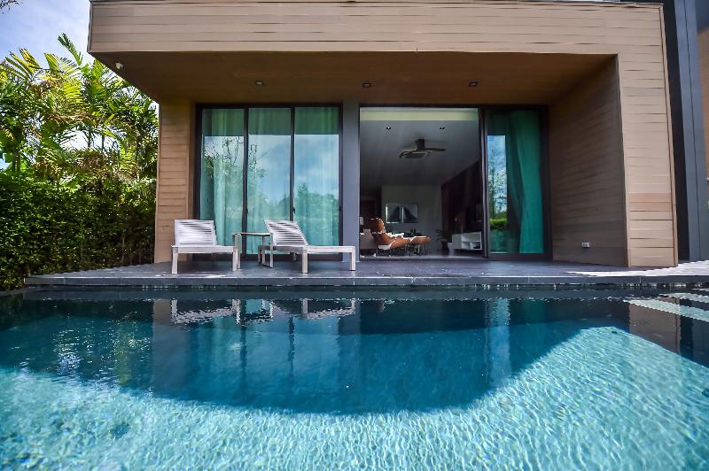 Glam Habitat image