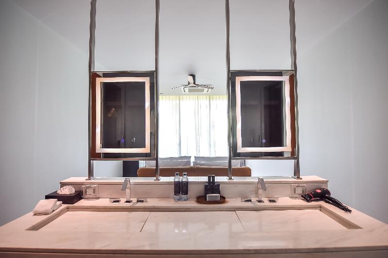 Glam Habitat image
