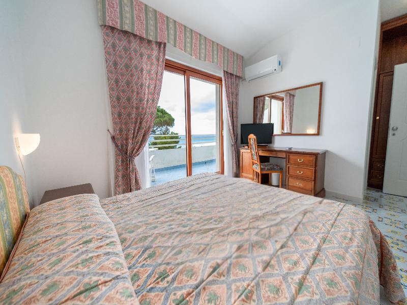 Hotel La Castellana image