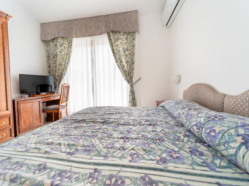 Hotel La Castellana image