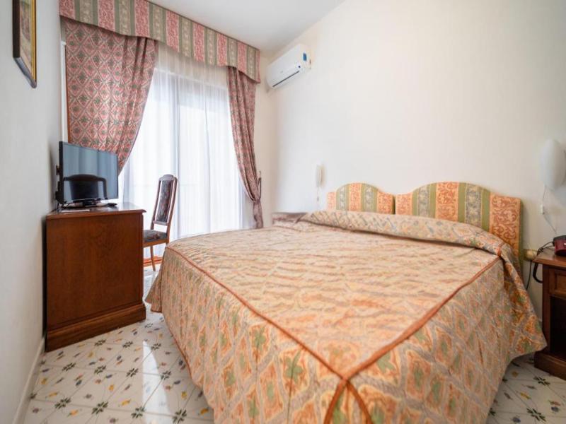 Hotel La Castellana image