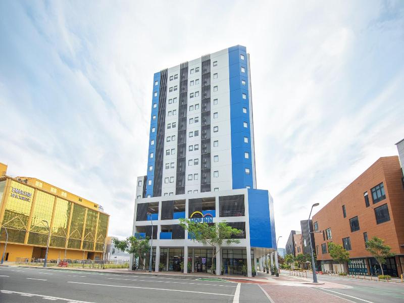 Hop Inn Hotel Aseana City image