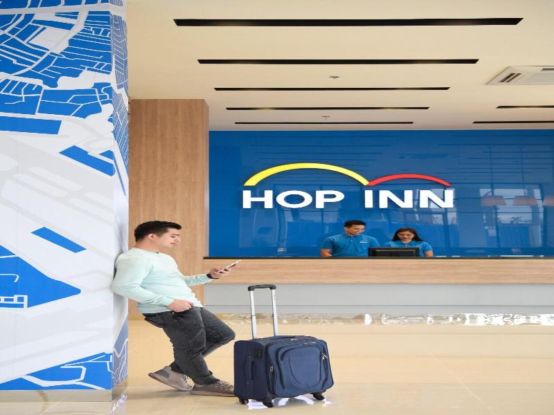 Hop Inn Hotel Aseana City image