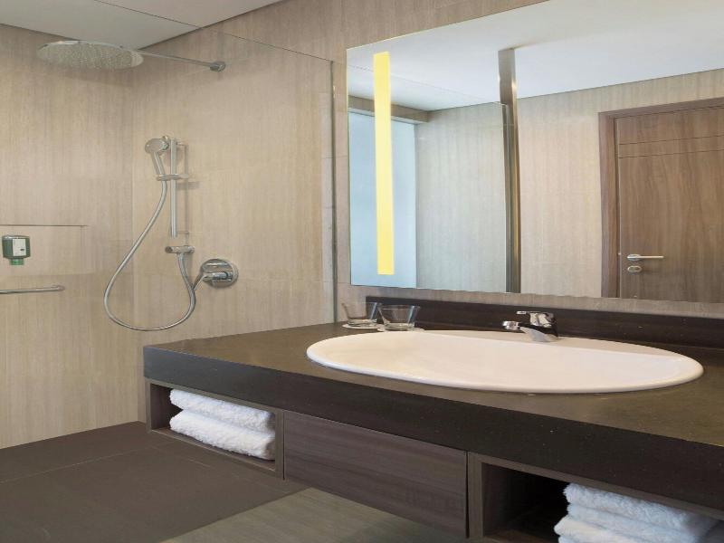 DOUBLE DELUXE CITY VIEW KING BED